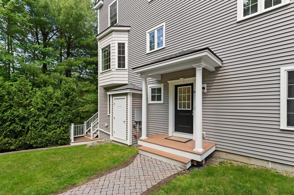 94 Compass Pt, North Andover, MA exterior
