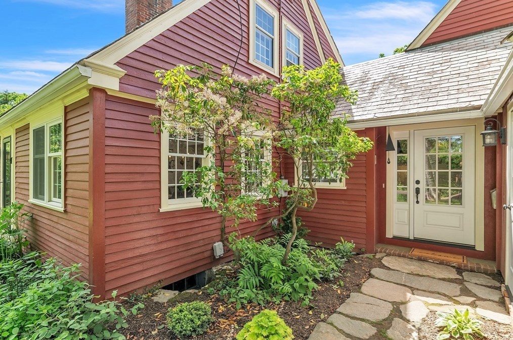 47 Pokeberry Ridge, Amherst, MA 01002