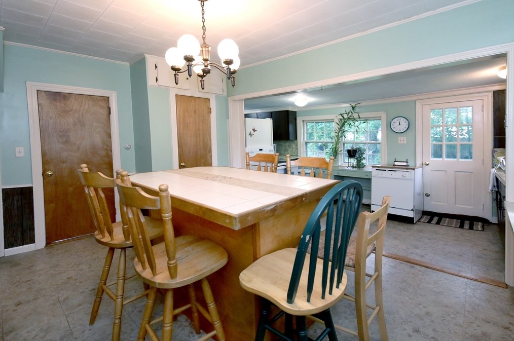 55 Brigham Pl, Whitman MA 02382-2503 exterior