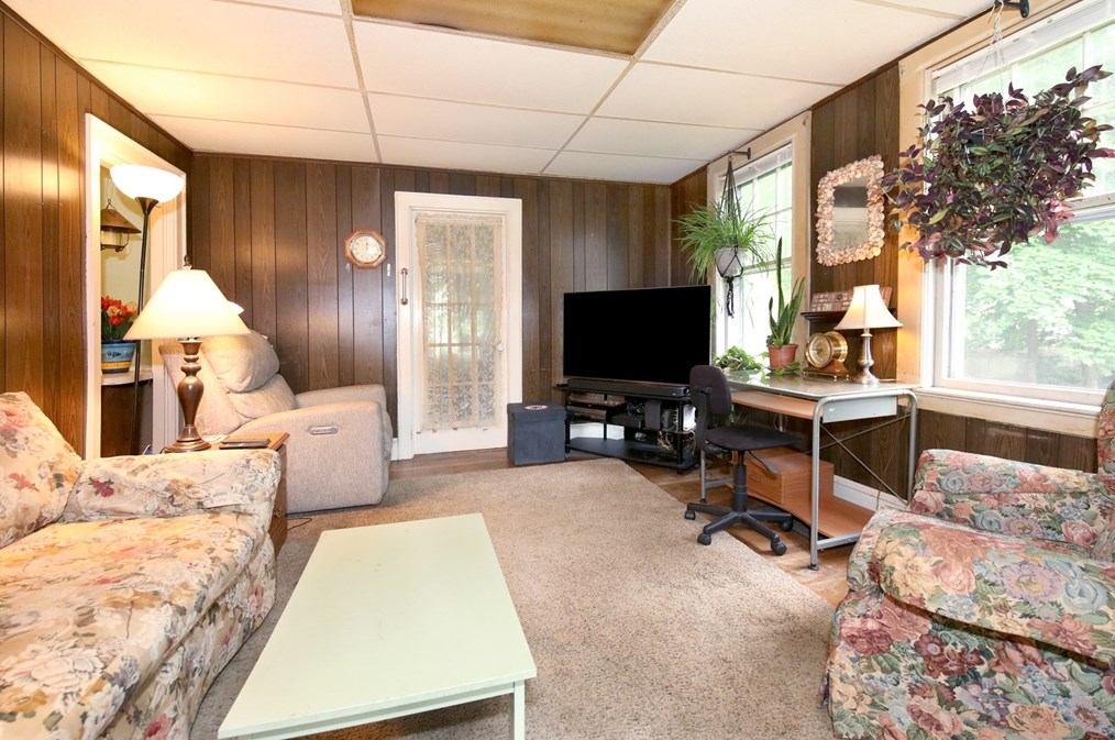 55 Brigham Pl, Whitman MA 02382-2503 exterior