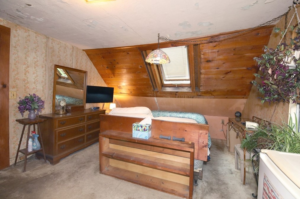 55 Brigham Pl, Whitman MA 02382-2503 exterior