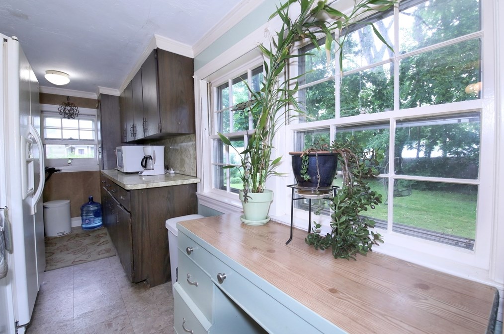 55 Brigham Pl, Whitman MA 02382-2503 exterior