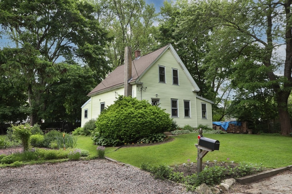 55 Brigham Pl, Whitman MA 02382-2503 exterior