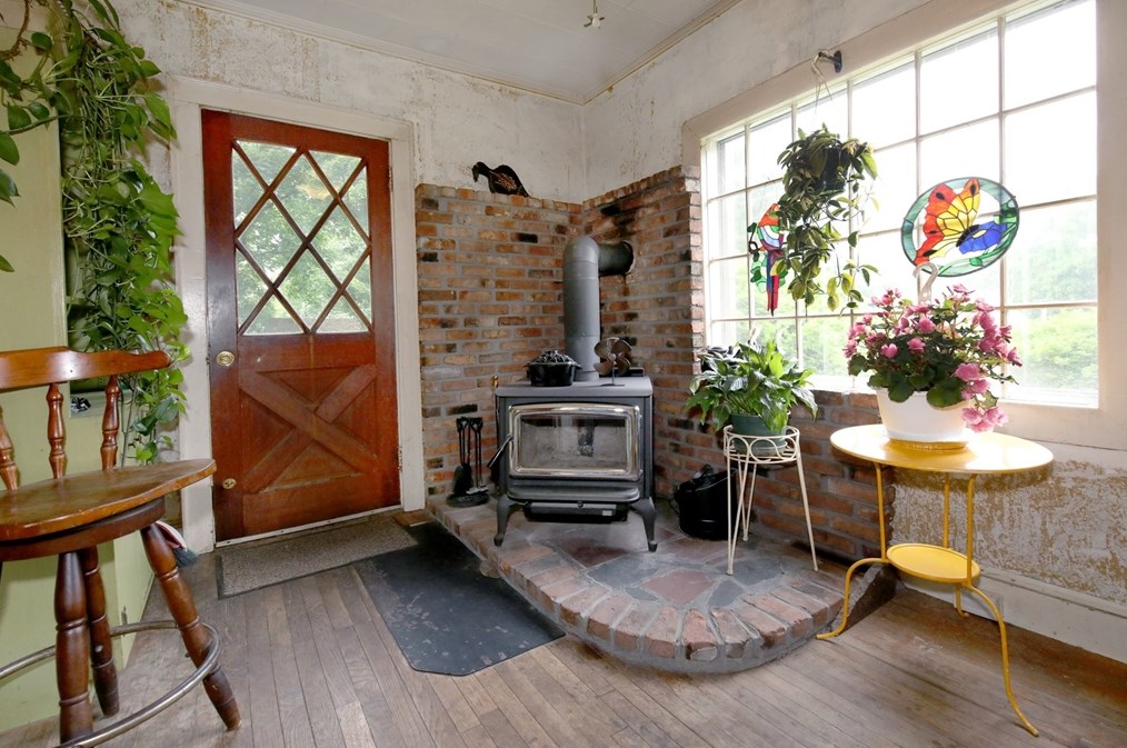 55 Brigham Pl, Whitman MA 02382-2503 exterior