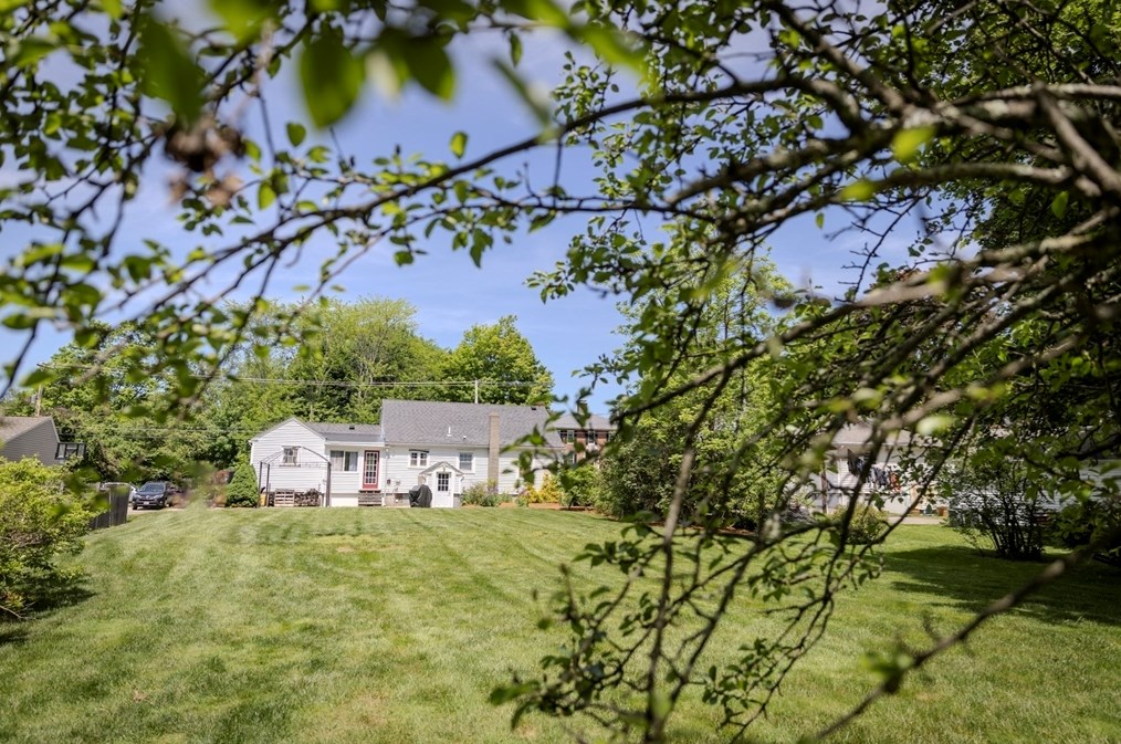 379 Main St, East Brookfield MA 01515-1703 exterior