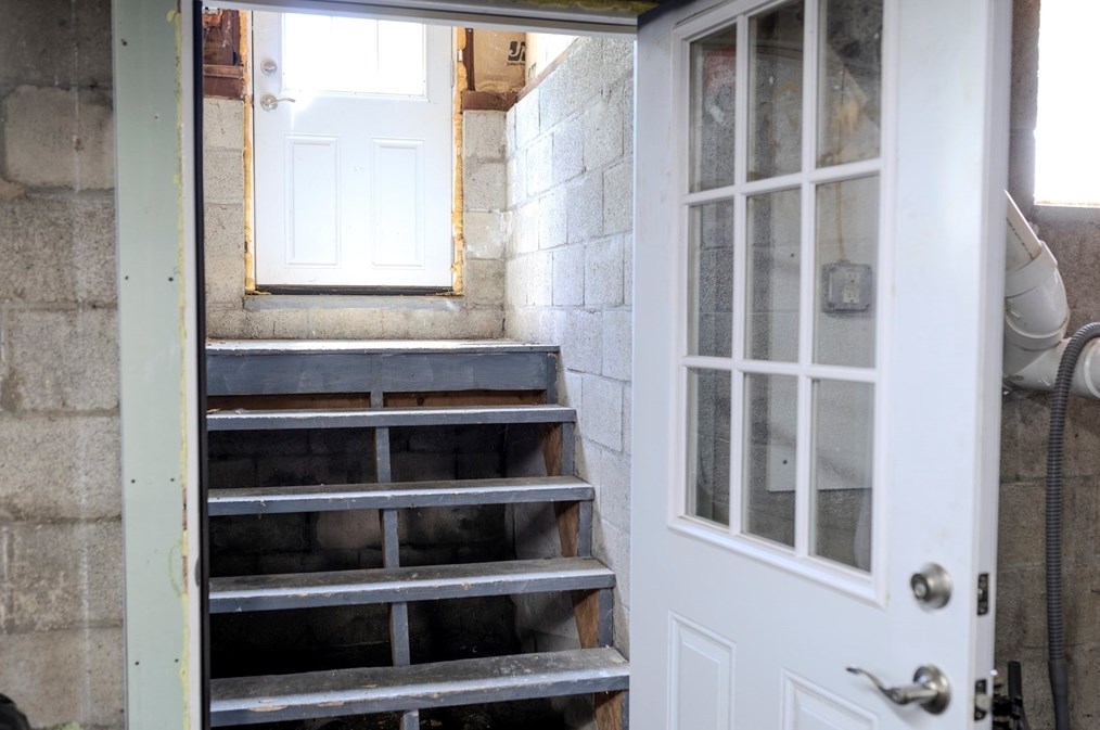 379 Main St, East Brookfield MA 01515-1703 exterior