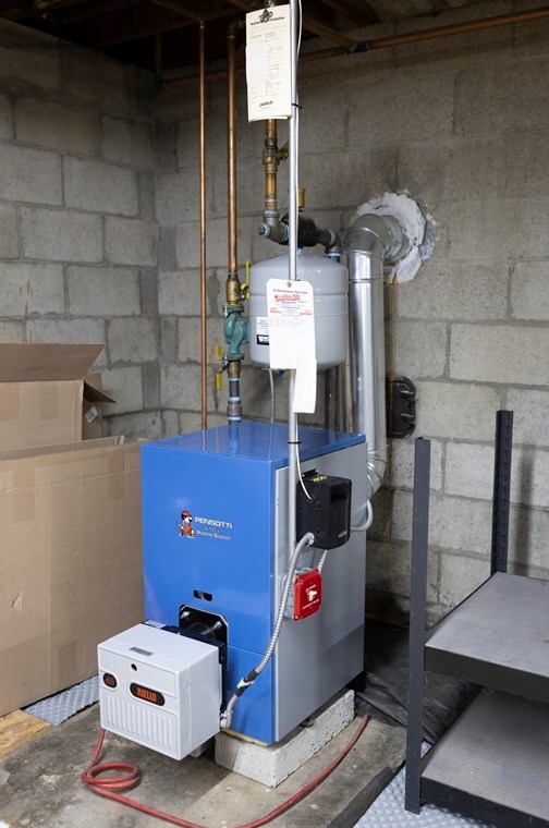 379 Main St, East Brookfield MA 01515-1703 exterior