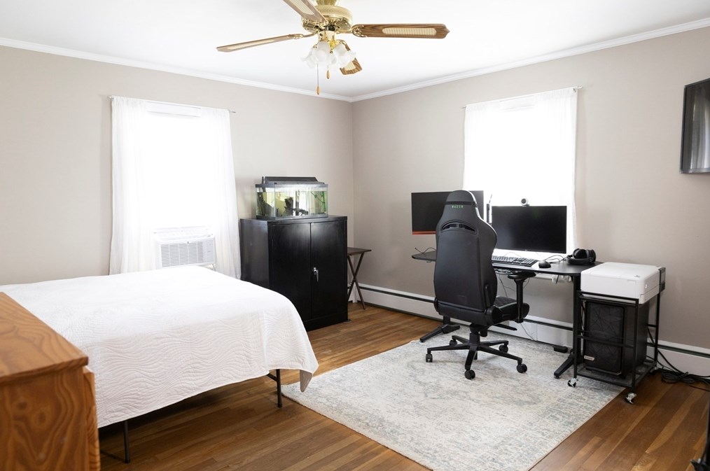 379 Main St, East Brookfield MA 01515-1703 exterior