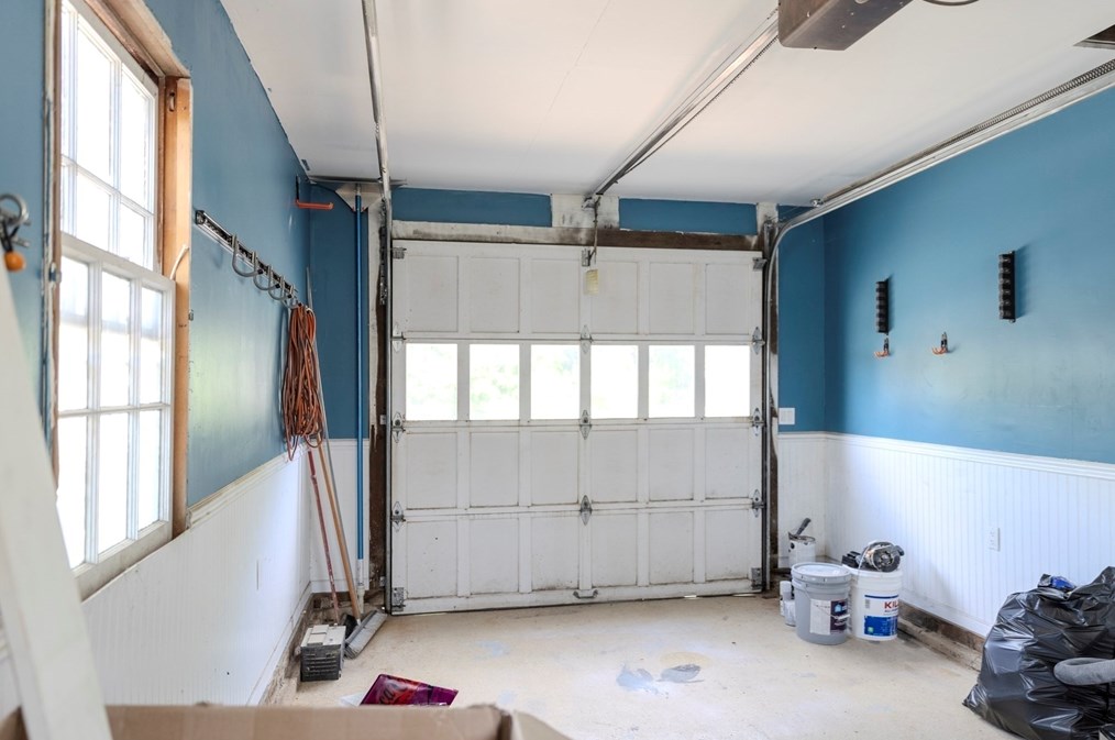 379 Main St, East Brookfield MA 01515-1703 exterior