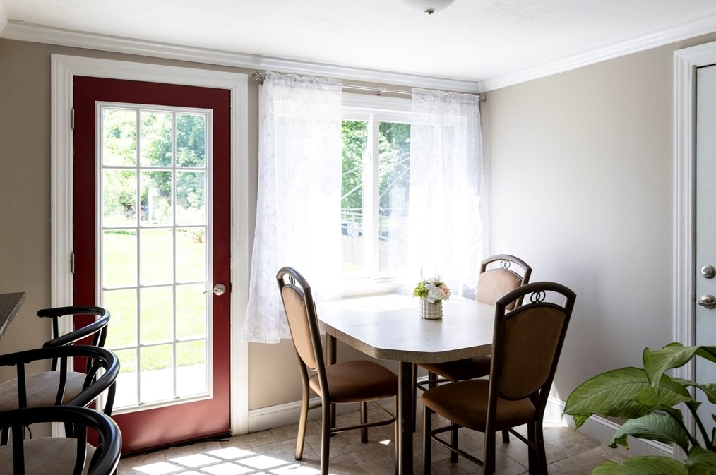 379 Main St, East Brookfield MA 01515-1703 exterior