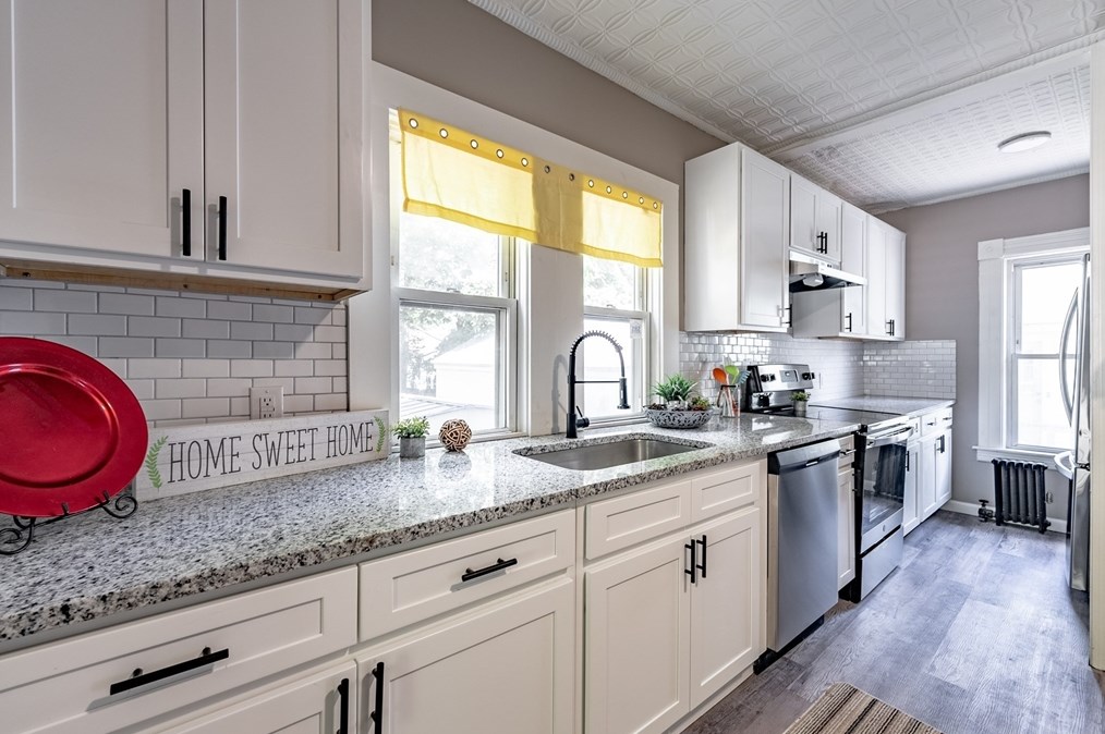 30 Beauchamp St, Springfield MA 01107-1315 exterior