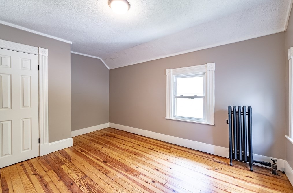 30 Beauchamp St, Springfield MA 01107-1315 exterior