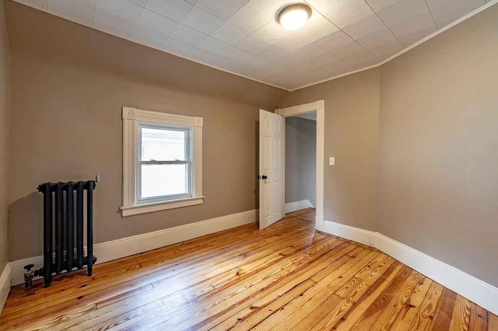 30 Beauchamp St, Springfield MA 01107-1315 exterior