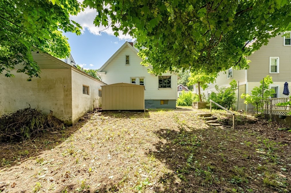 30 Beauchamp St, Springfield MA 01107-1315 exterior