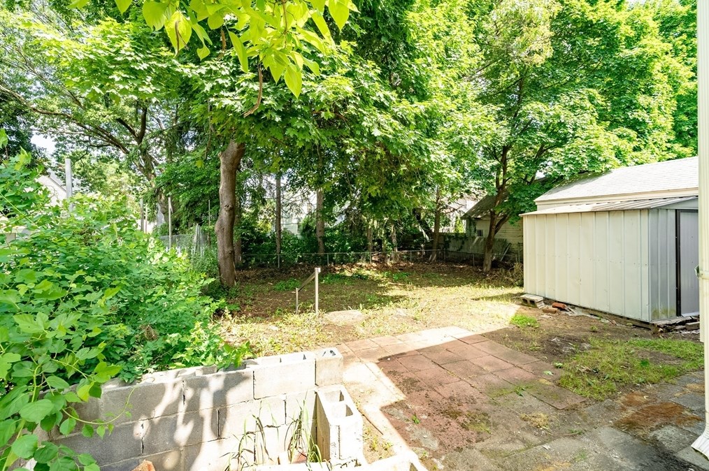 30 Beauchamp St, Springfield MA 01107-1315 exterior