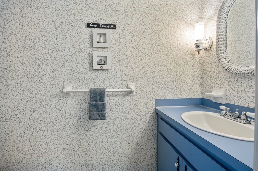 50 Monomoit Ln, Chatham MA 02633-2945 exterior