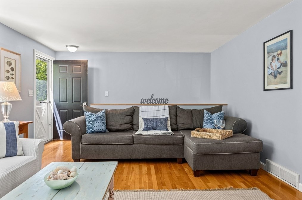 50 Monomoit Ln, Chatham MA 02633-2945 exterior