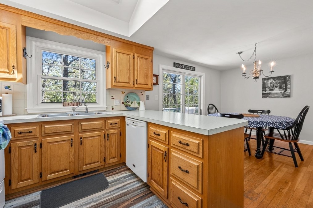 50 Monomoit Ln, Chatham MA 02633-2945 exterior