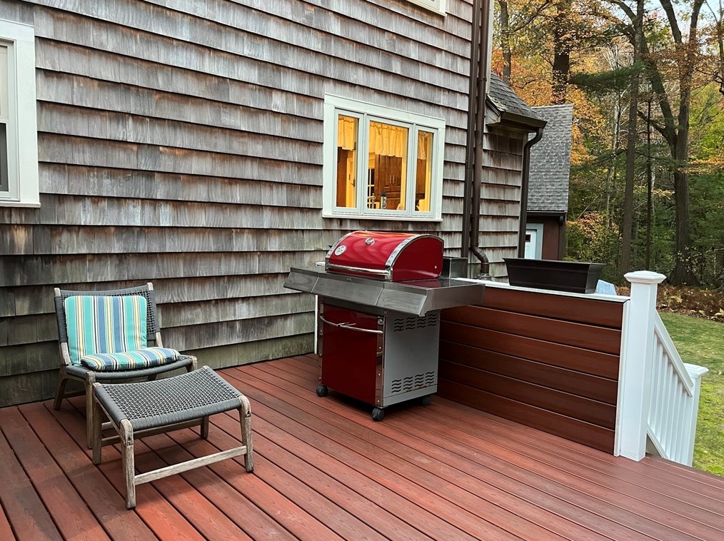 21 Rowley Bridge Rd, Topsfield MA 01983-2001 exterior