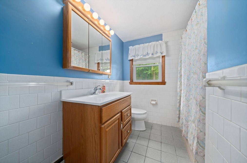 165 Lisle St, Braintree MA 02184-5024 exterior