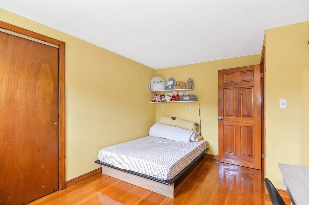 122 Washington St, Woburn MA  01801-4661 exterior