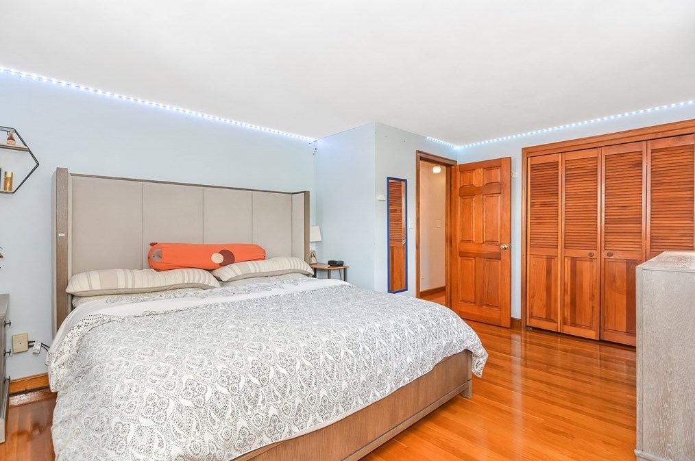 122 Washington St, Woburn MA  01801-4661 exterior