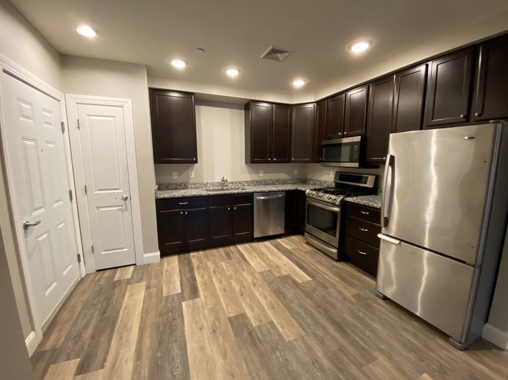 40 Ames Ave #103, Canton, MA 02021