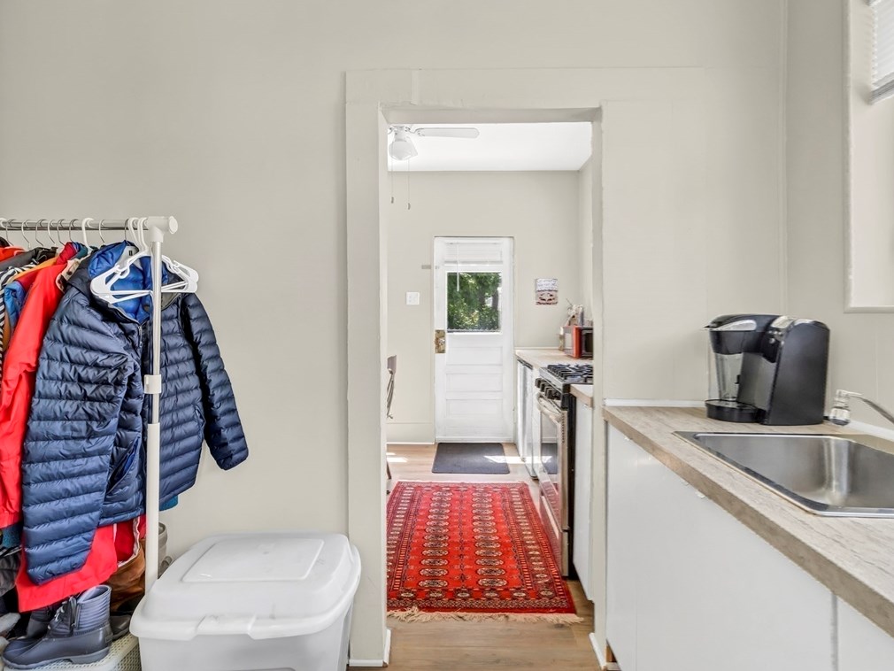 52 H St, Hull MA 02045-1809 exterior