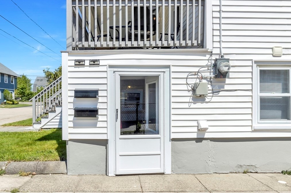 52 H St, Hull MA 02045-1809 exterior