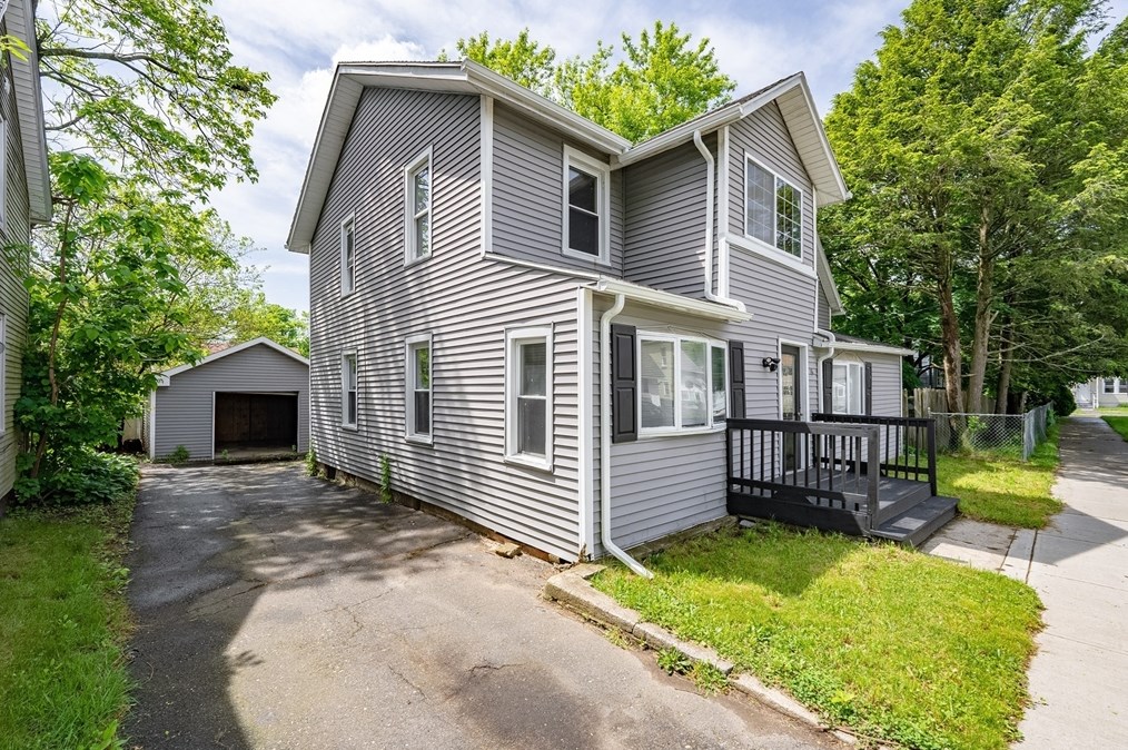 14-16 Beauregard St, Springfield, MA 01151