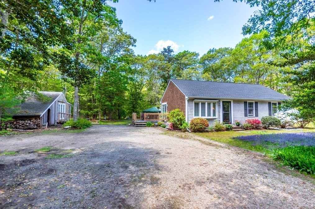 848 Cotuit Rd, Mashpee, MA 02649 exterior