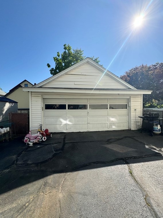 129 Draper St, Springfield MA  01108-2910 exterior