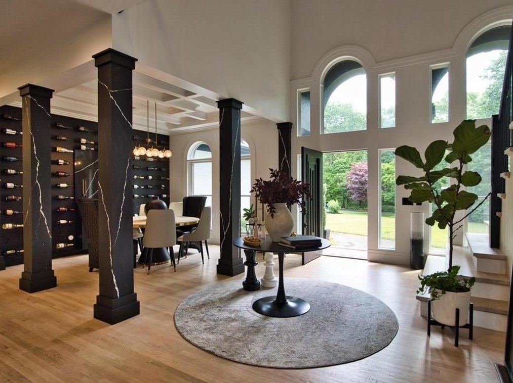 1274 Old Fall Riv Rd, Dartmouth MA 02747-1158 exterior