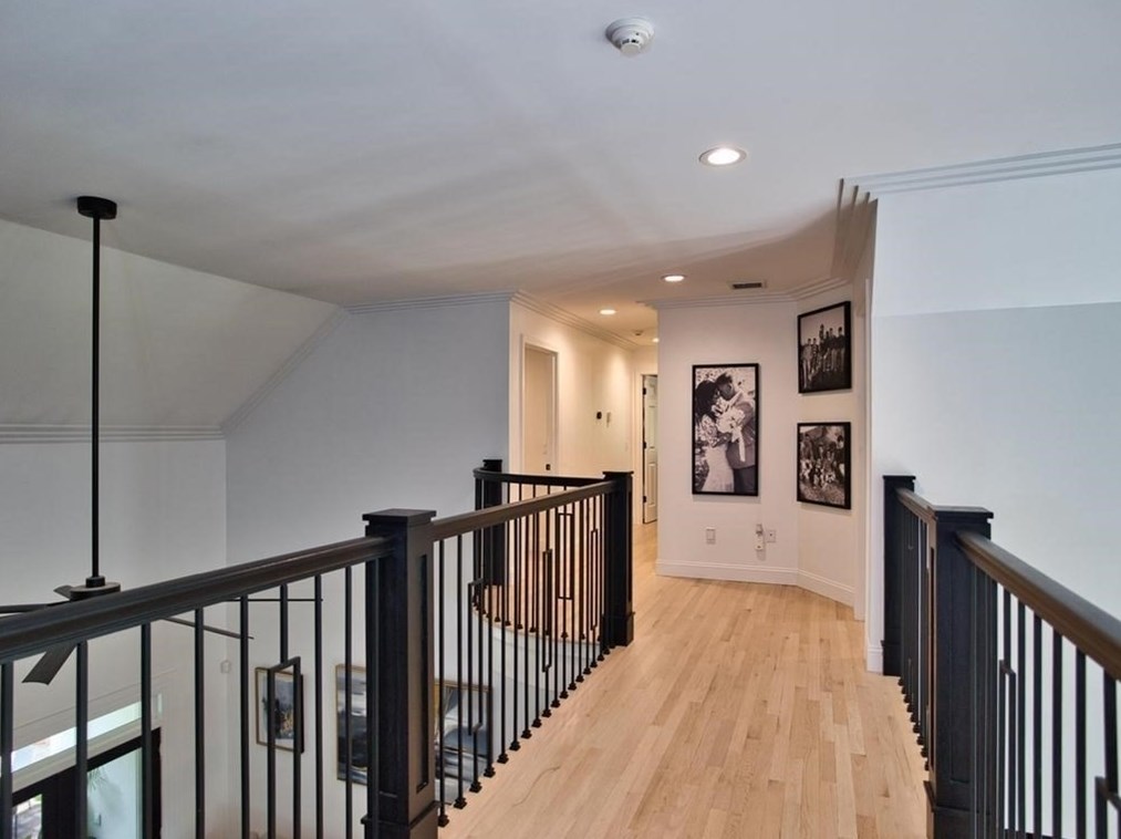 1274 Old Fall Riv Rd, Dartmouth MA 02747-1158 exterior