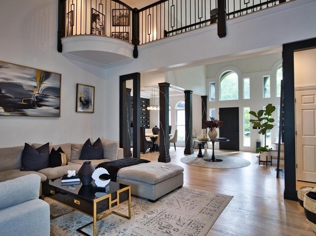 1274 Old Fall Riv Rd, Dartmouth MA 02747-1158 exterior