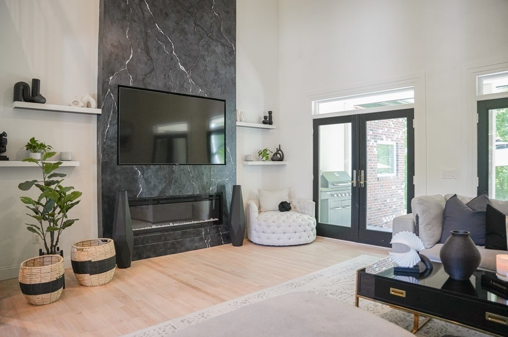 1274 Old Fall Riv Rd, Dartmouth MA 02747-1158 exterior