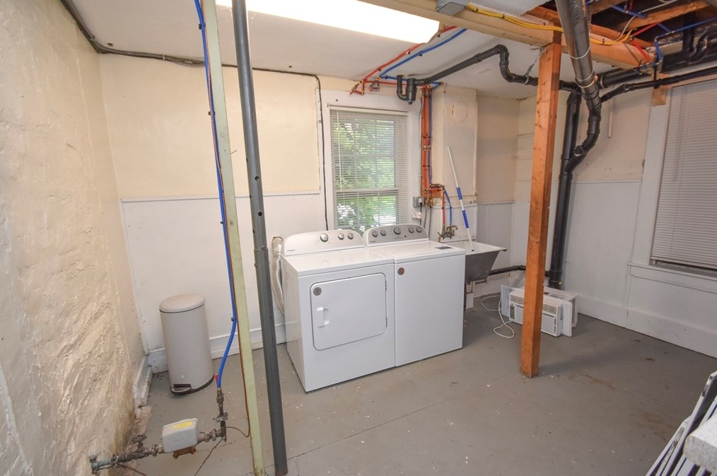 487 Main St, Amherst MA 01002-2368 exterior