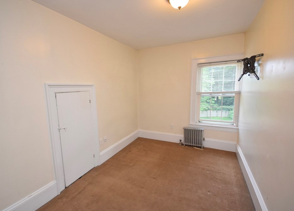 487 Main St, Amherst MA 01002-2368 exterior