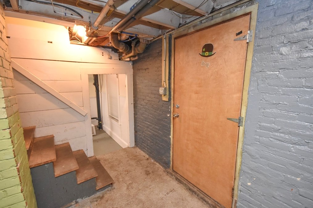 487 Main St, Amherst MA 01002-2368 exterior