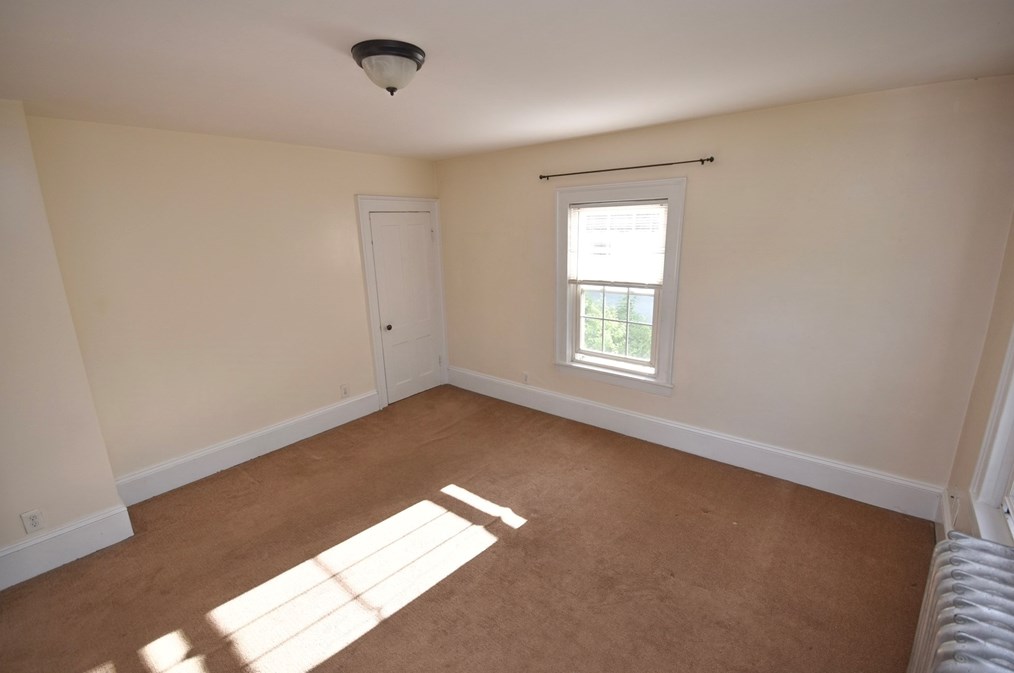 487 Main St, Amherst MA 01002-2368 exterior