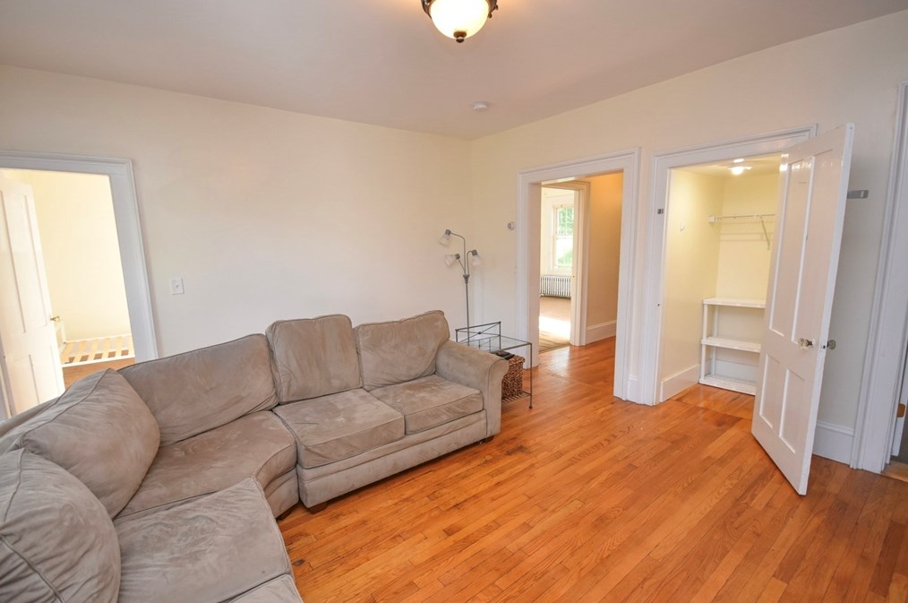 487 Main St, Amherst MA 01002-2368 exterior