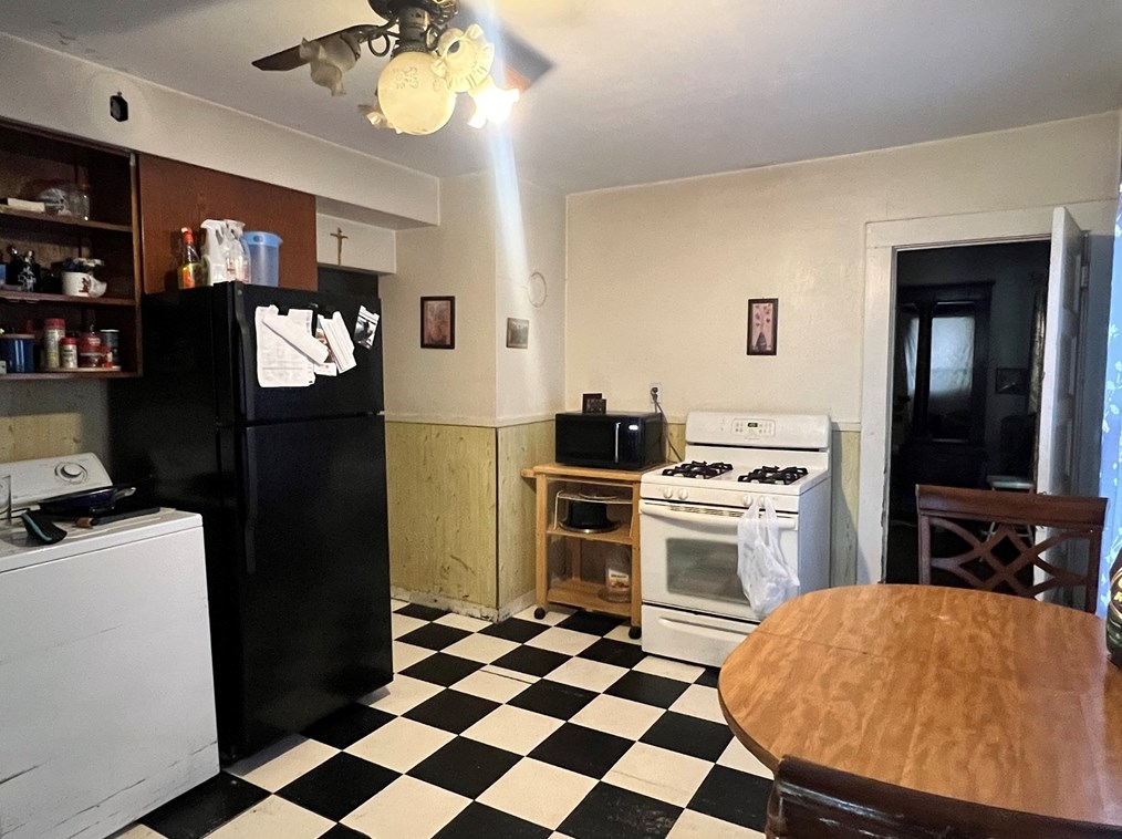 189 Montgomery St, Chicopee, MA 01020 exterior