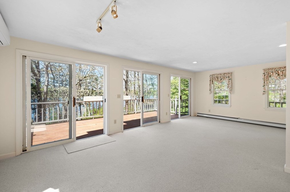 25 Grn Acres Ln, Sandwich MA 02644-1500 exterior