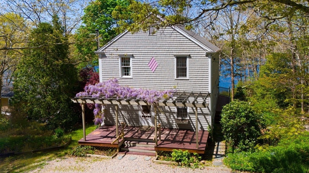 25 Grn Acres Ln, Sandwich MA 02644-1500 exterior