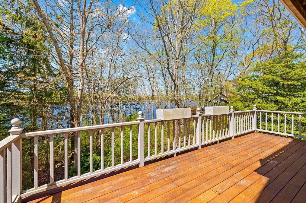 25 Grn Acres Ln, Sandwich MA 02644-1500 exterior