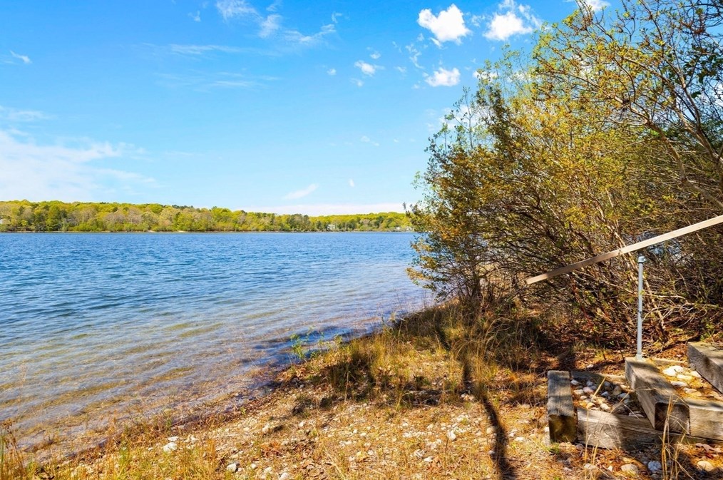 25 Grn Acres Ln, Sandwich MA 02644-1500 exterior