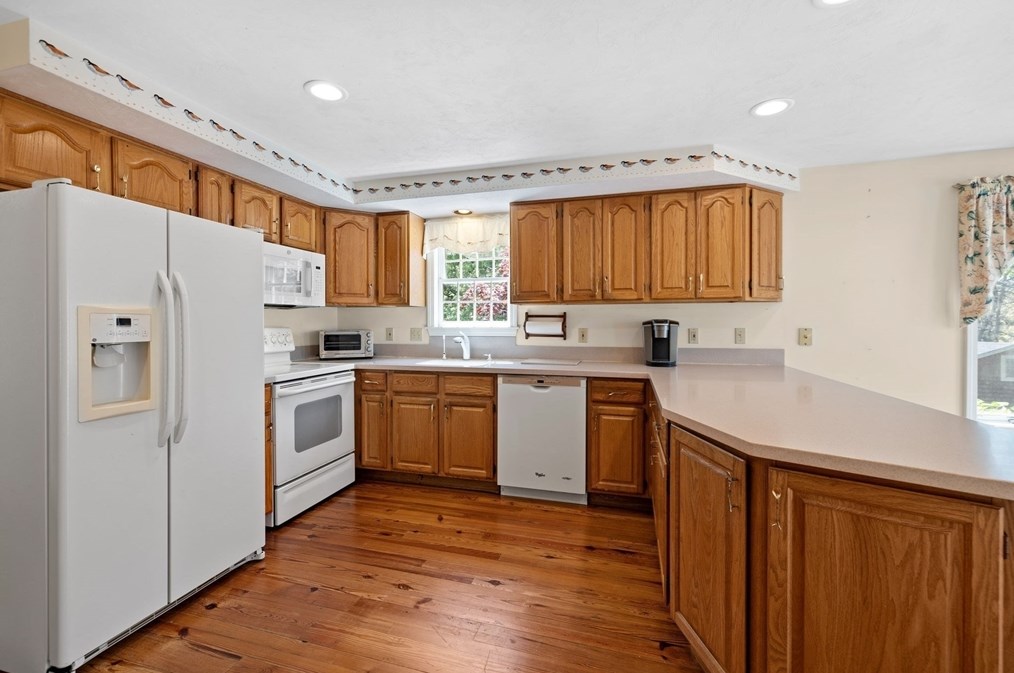 25 Grn Acres Ln, Sandwich MA 02644-1500 exterior