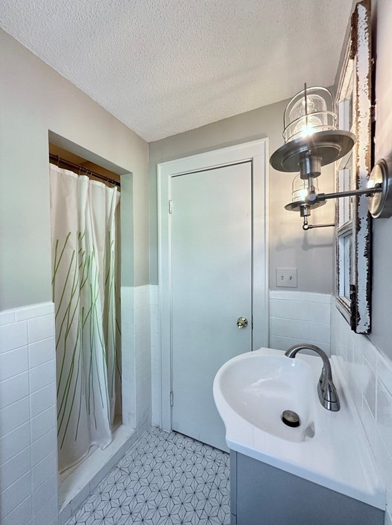 535 Loomis St, Montgomery MA 01085-3965 exterior