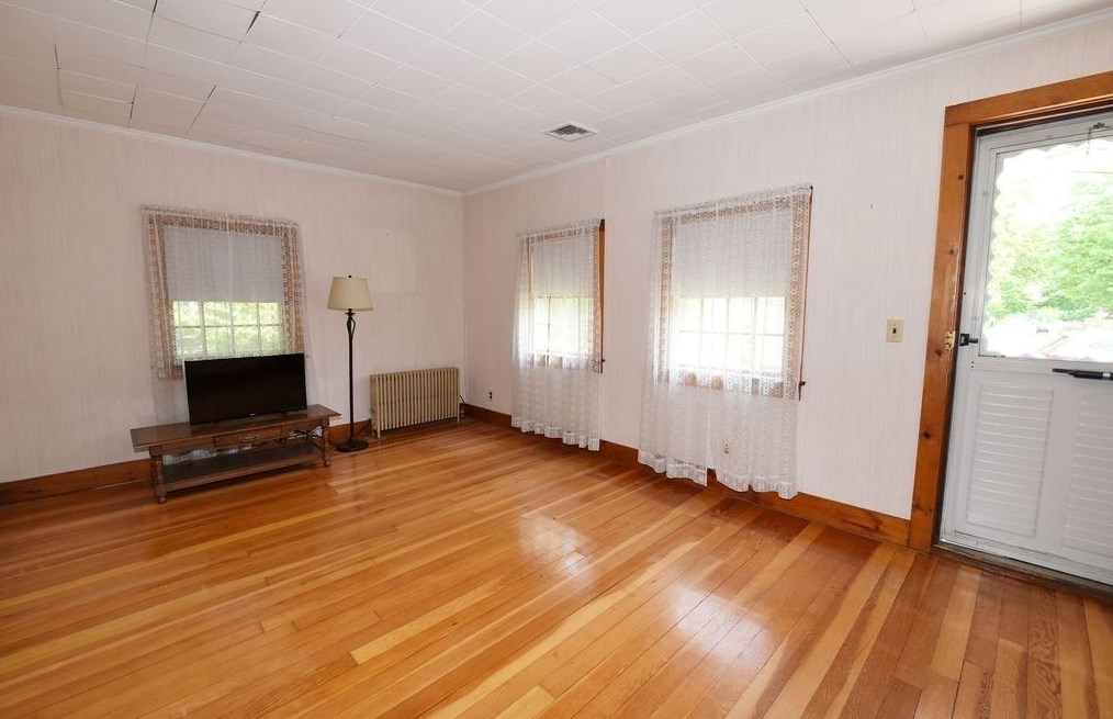 106 High St, Whitman MA 02382-1134 exterior