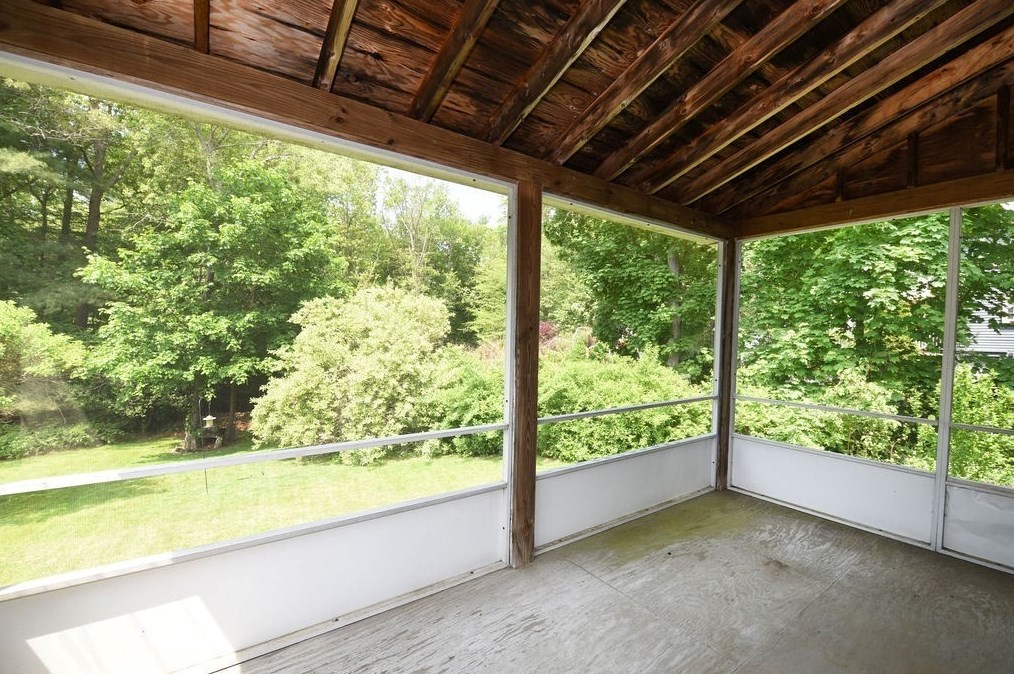 106 High St, Whitman MA 02382-1134 exterior